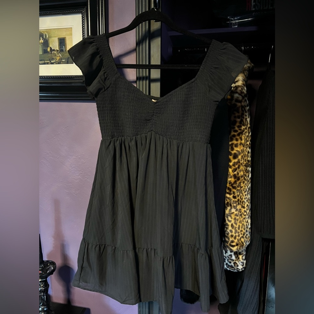 Cute long black top